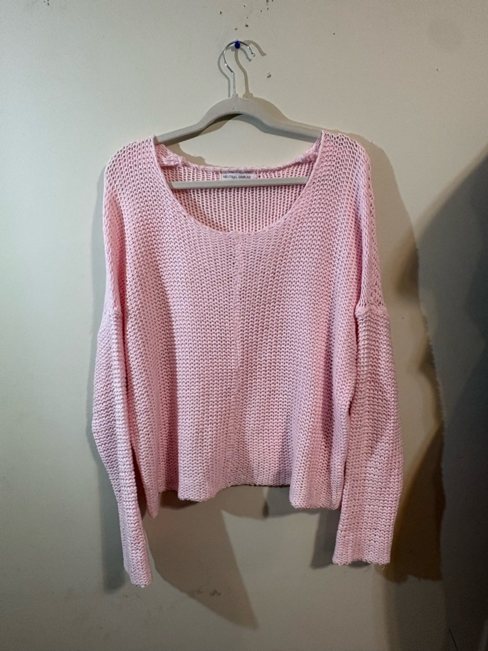 Neutral Ground Lightweight Knit Sweater Women’s medium Pink drop shoulder design